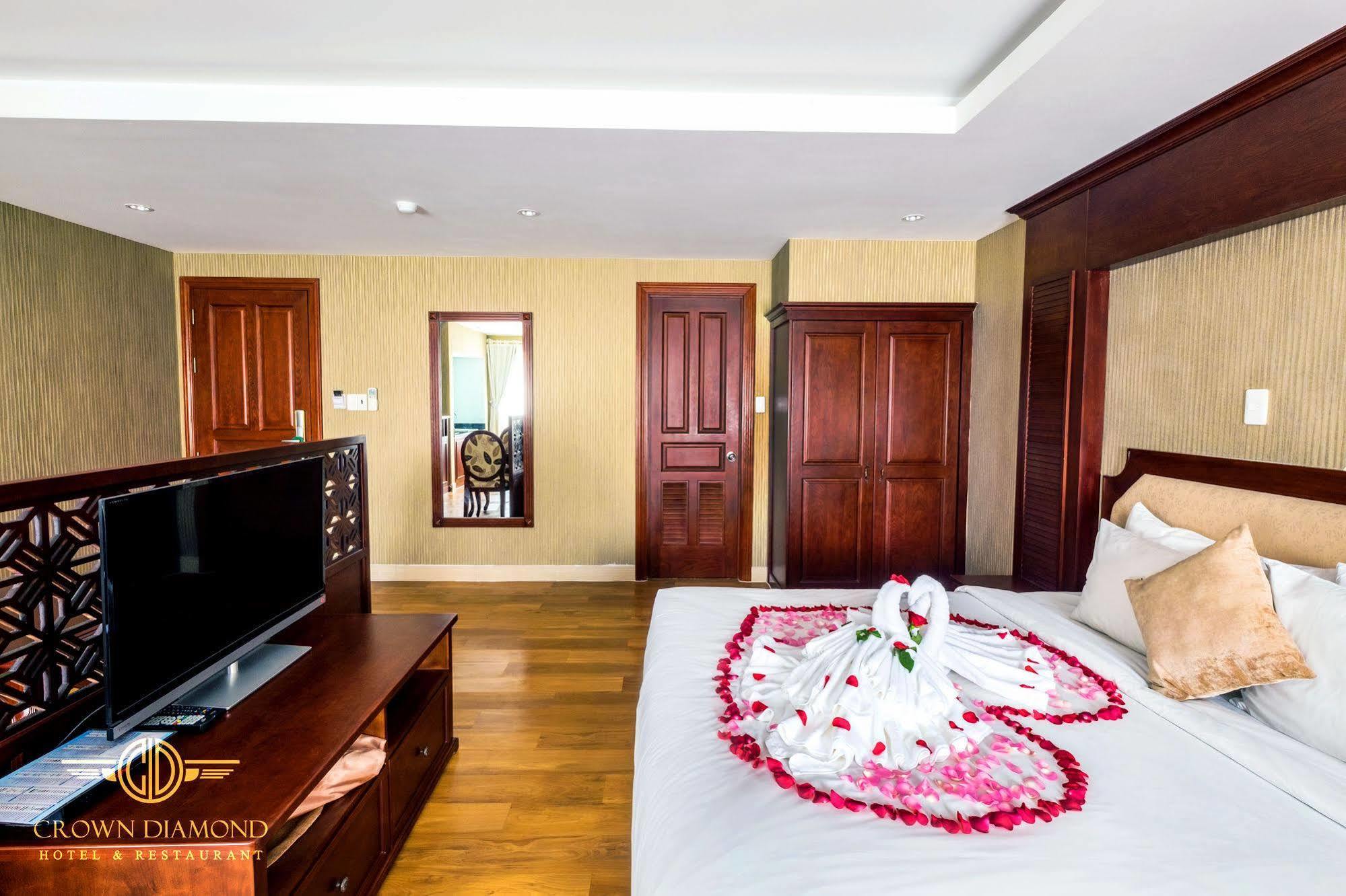Crown Diamond Hotel - Phu My Hung District 7 Cidade de Ho Chi Minh Exterior foto