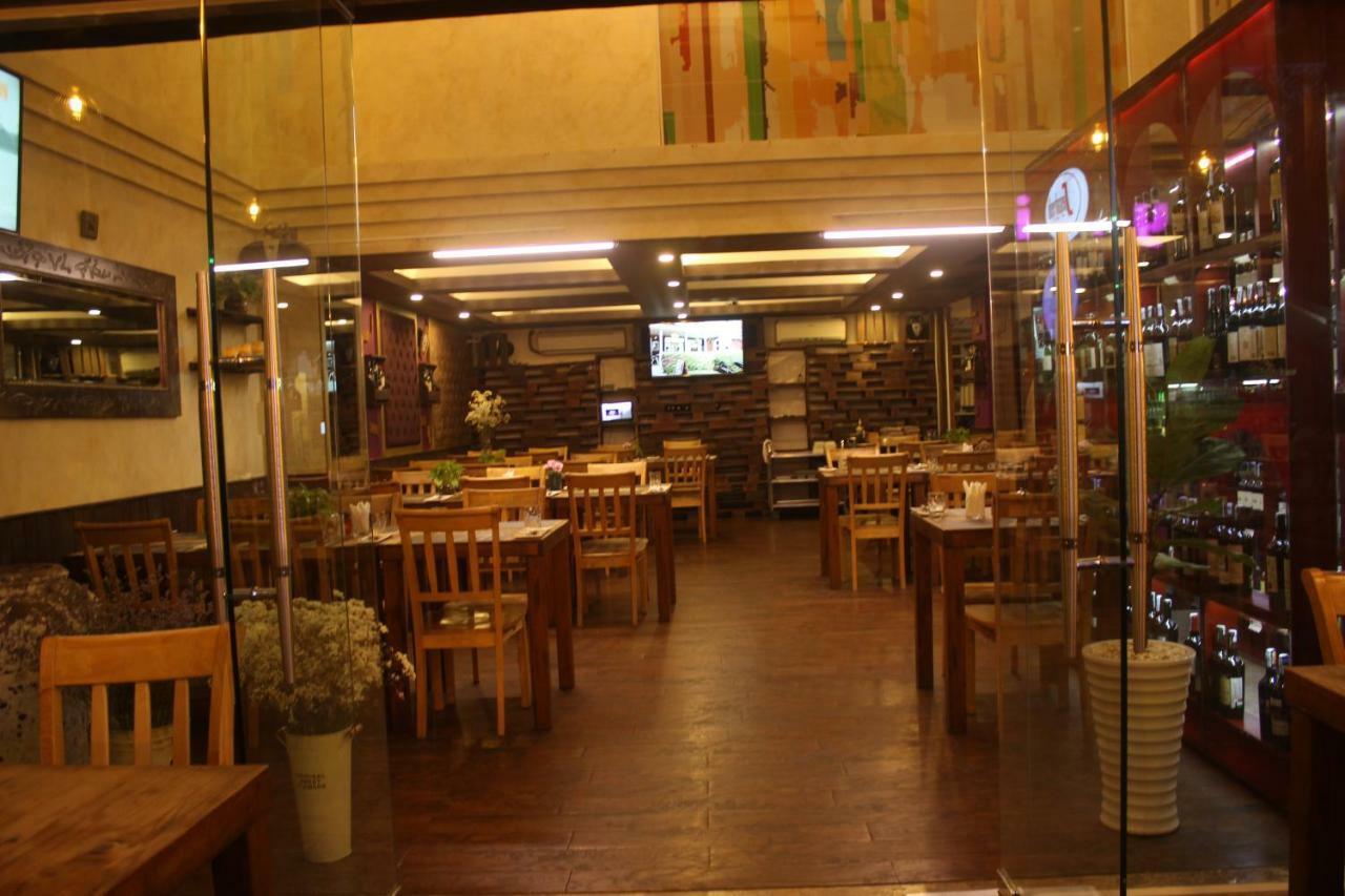 Crown Diamond Hotel - Phu My Hung District 7 Cidade de Ho Chi Minh Exterior foto