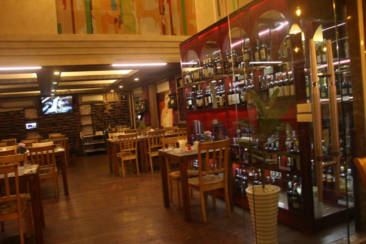 Crown Diamond Hotel - Phu My Hung District 7 Cidade de Ho Chi Minh Exterior foto
